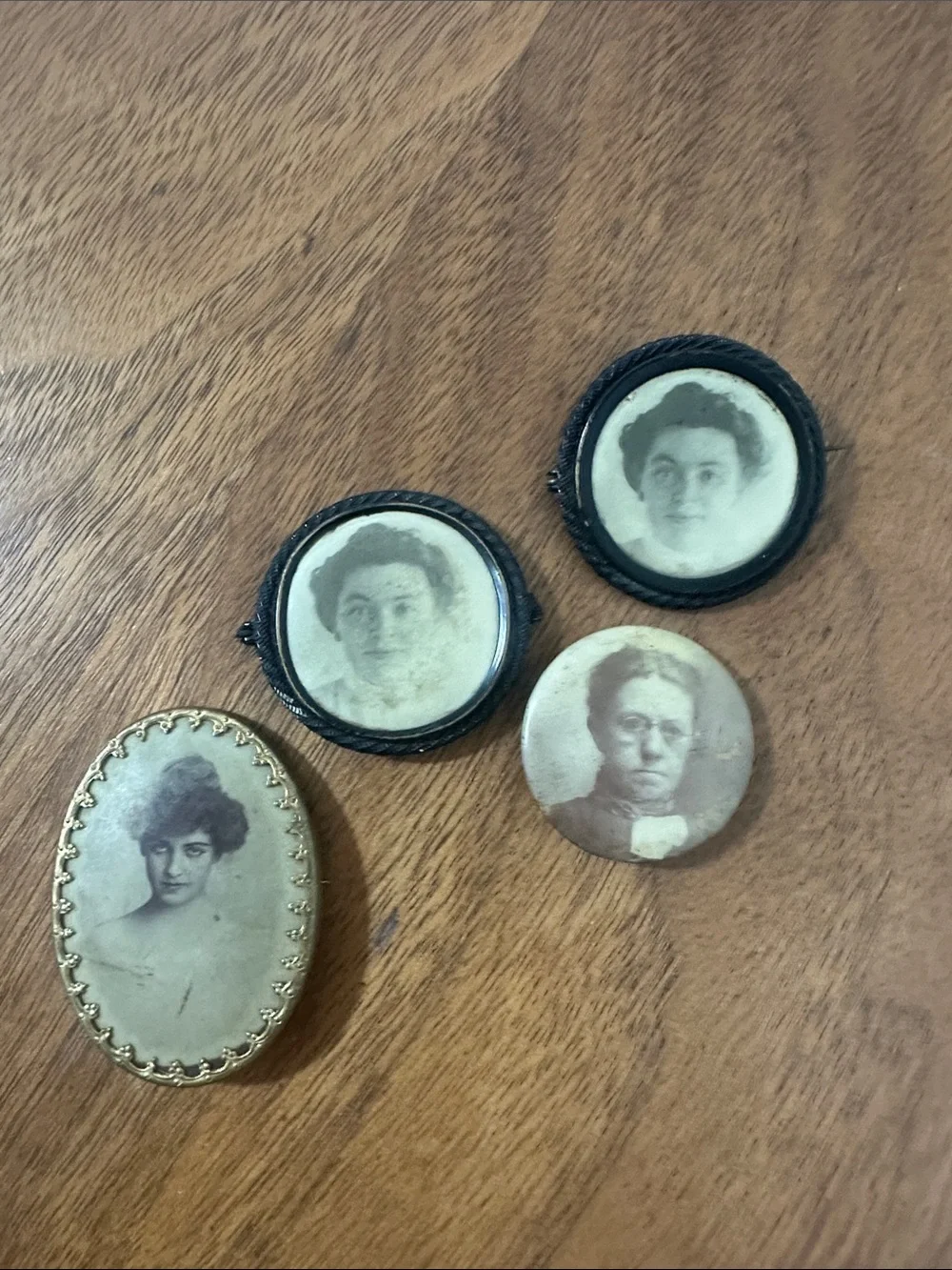 Vintage Black and Gold Photo Cameo Brooch Set - Women Jewelry